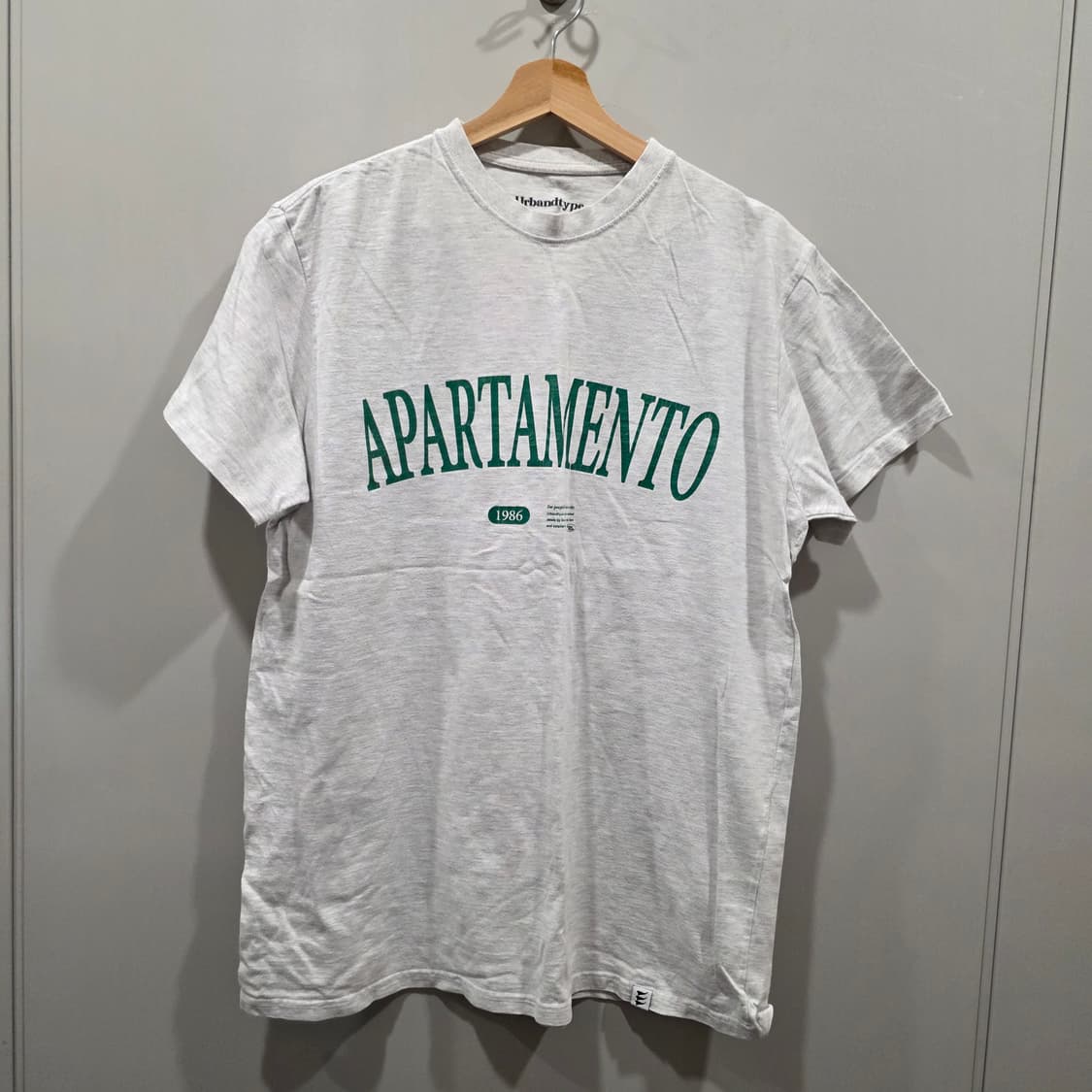 어반드타입 아파르타멘토 그래픽 반팔 티 상품이미지1