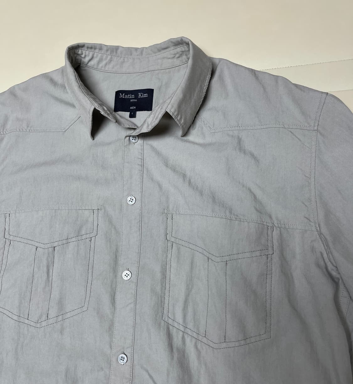 마뗑킴 스티치 포인트 셔츠 라이트 그레이 L 상품이미지3