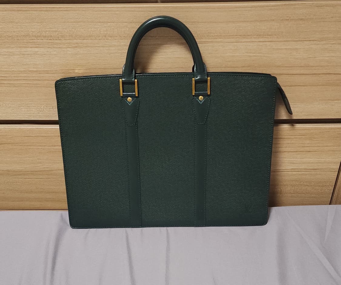 루이비통 타이가 로잔 서류가방 그린 상품이미지1