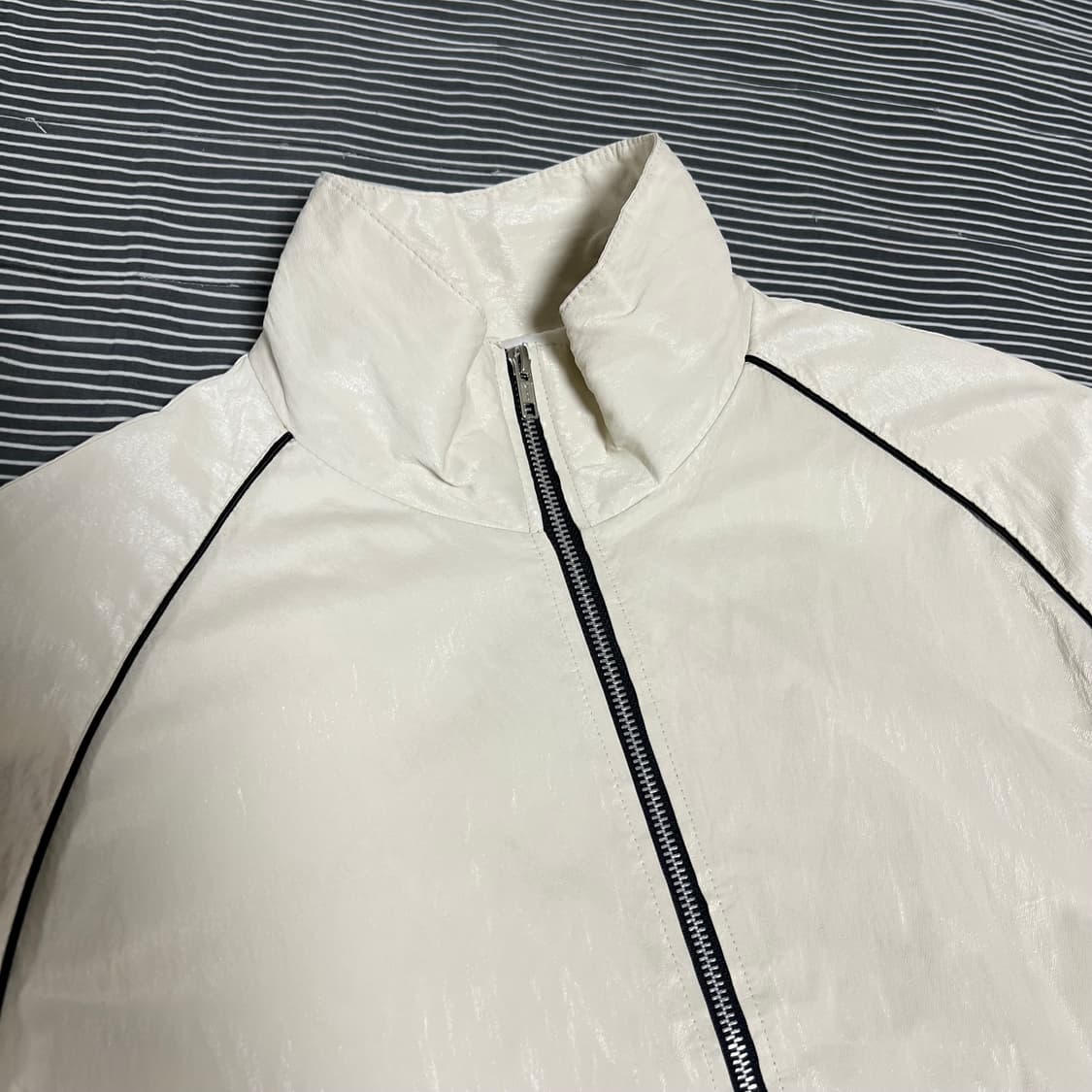 도프셉 레더 윈드브레이커 아이보리 상품이미지3