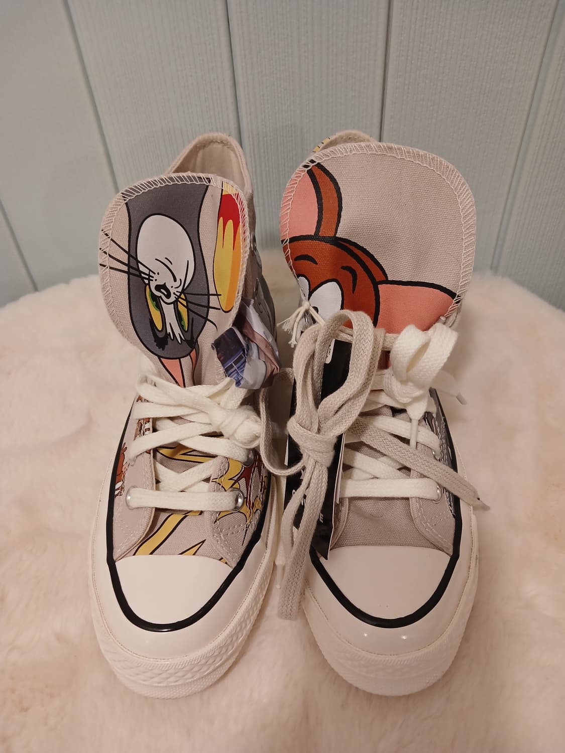 컨버스 톰과제리 정품 콜라보 하이 스니커즈 240 사이즈 상품이미지1