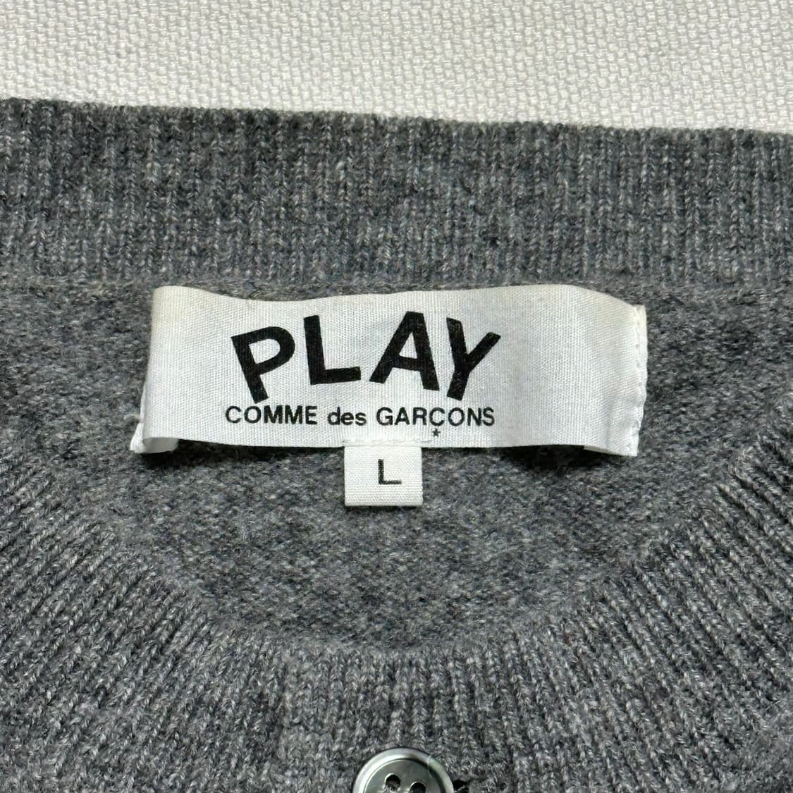 L 꼼데가르송 골드 하트 로고 여성용 그레이 울 가디건 상품이미지4