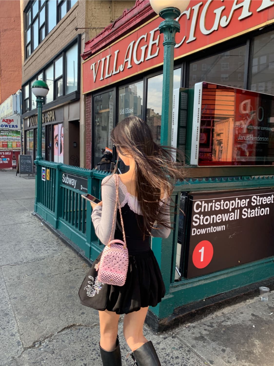 서쿠키 숄더 레이스 티 블랙 상품이미지2