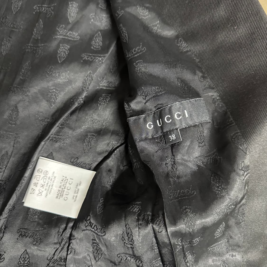 Gucci Sculpted Line One-Button Blazer 상품이미지8