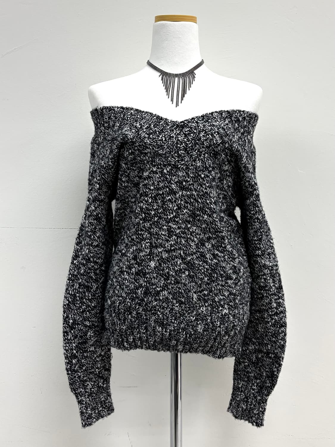 빈티지 차콜 오프숄더 니트 상품이미지4