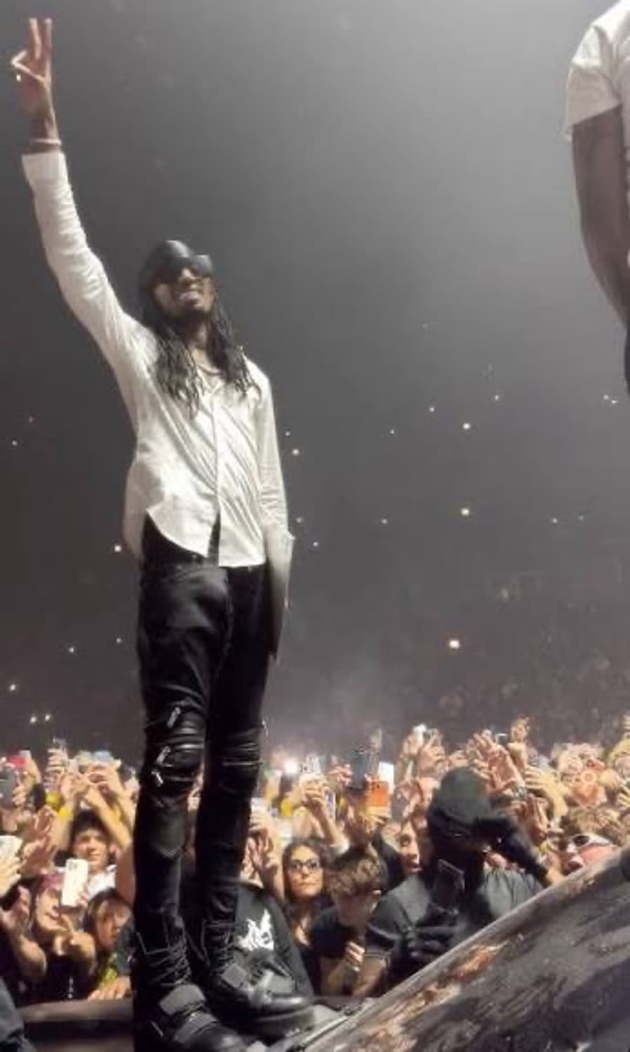 생로랑 레더페널진 33 밑단길이 수선된제품 상품이미지1