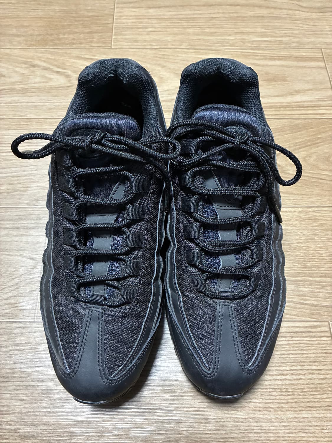 250) 나이키 에어맥스 95 에센셜 트리플블랙 상품이미지2