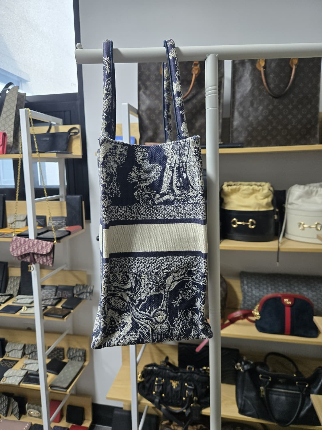 [A급컨디션]디올 트와일라잇 북토트백 미듐 상품이미지3