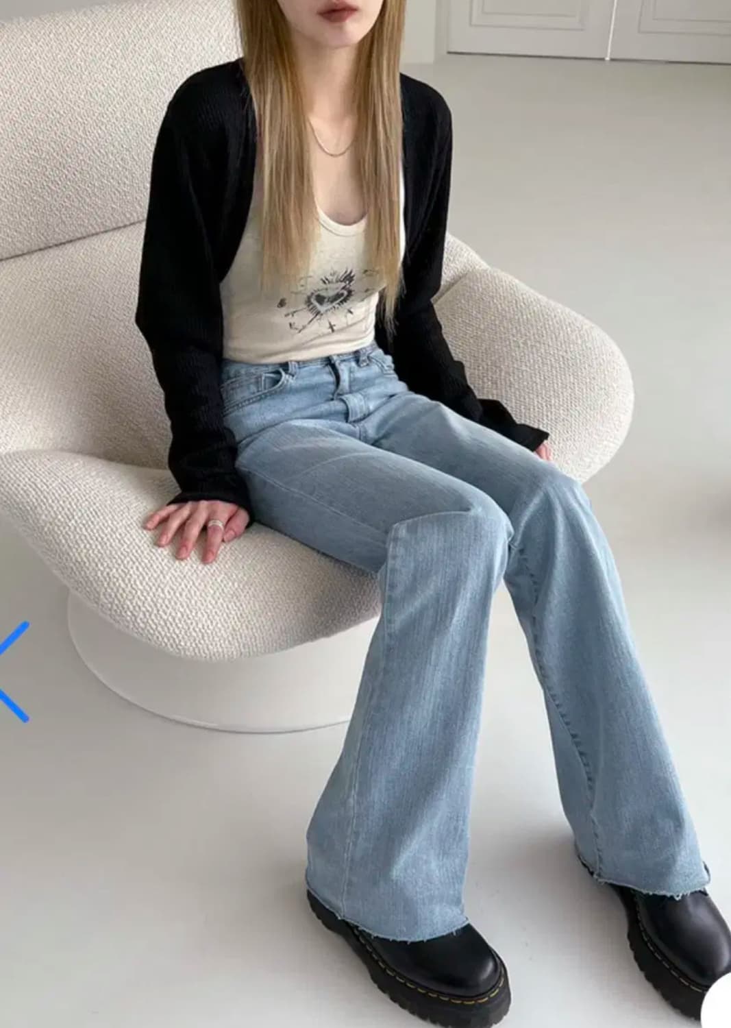 블랙업 홀터넥 나시 상품이미지3