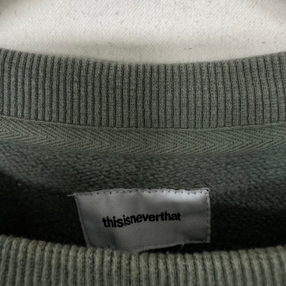 디스이즈네버댓 자수로고 맨투맨 상품이미지3