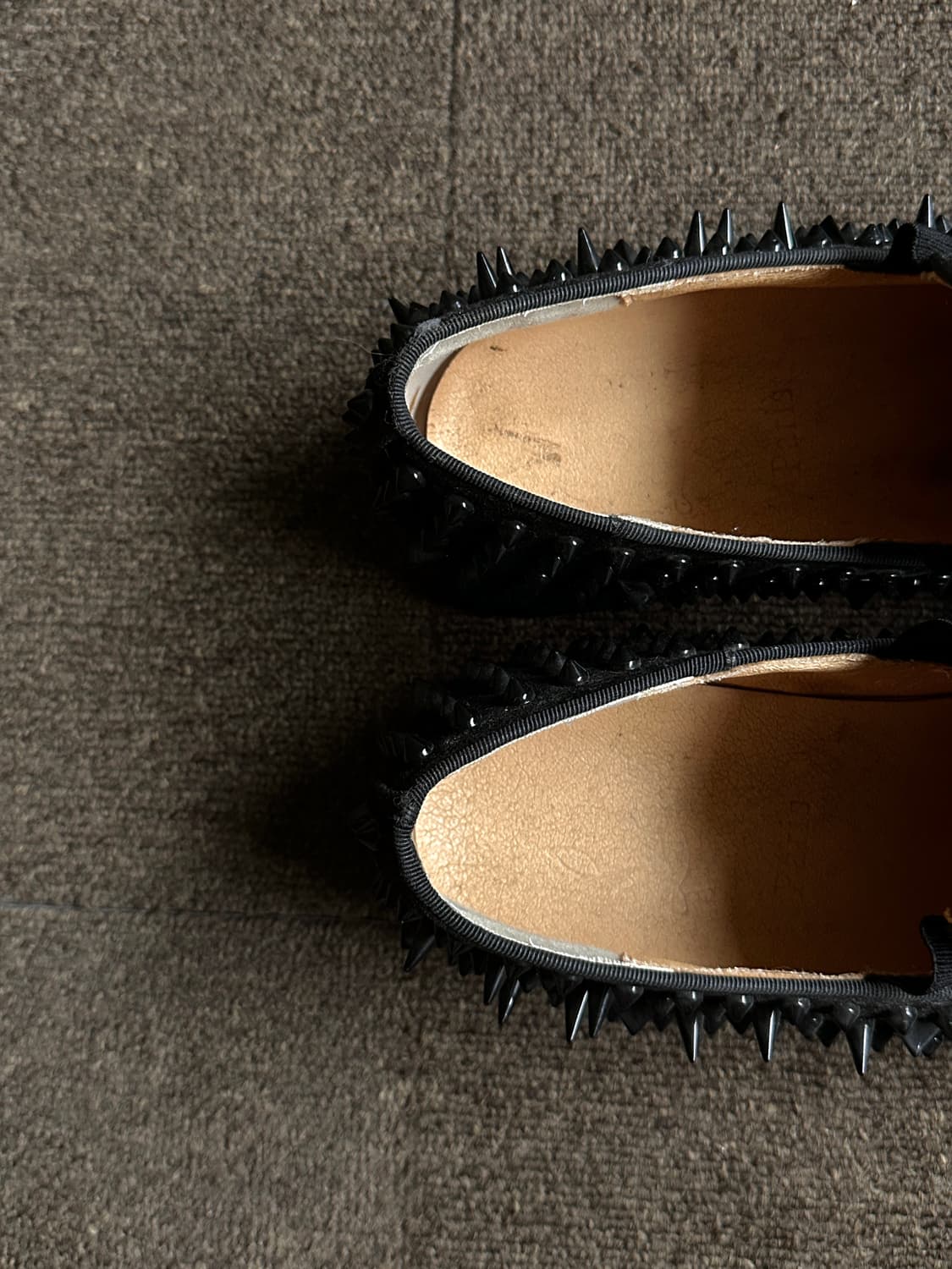 Christian Louboutin 스파이크 롤러 상품이미지4