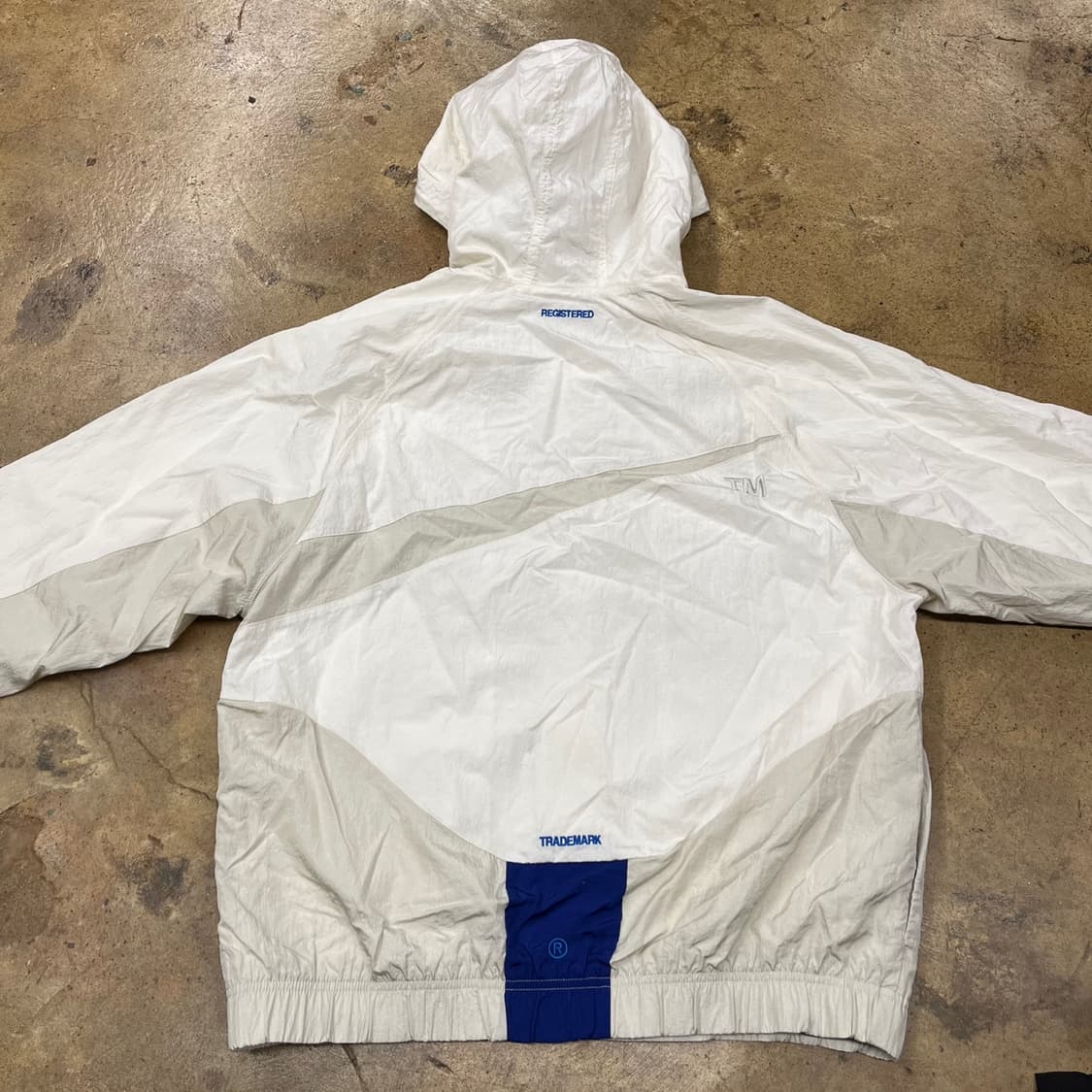 [정품/L] 나이키 빅 스우시 화이트 바람막이 후드집업 b19 상품이미지4