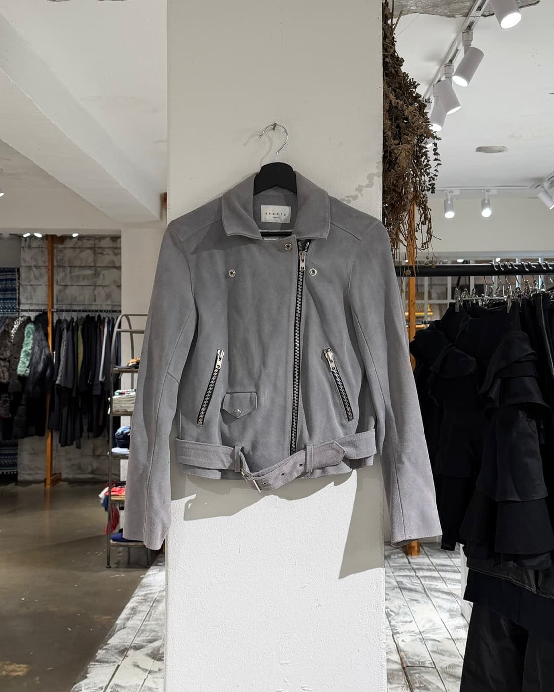 산드로 그레이 스웨이드 바이커 자켓 상품이미지1