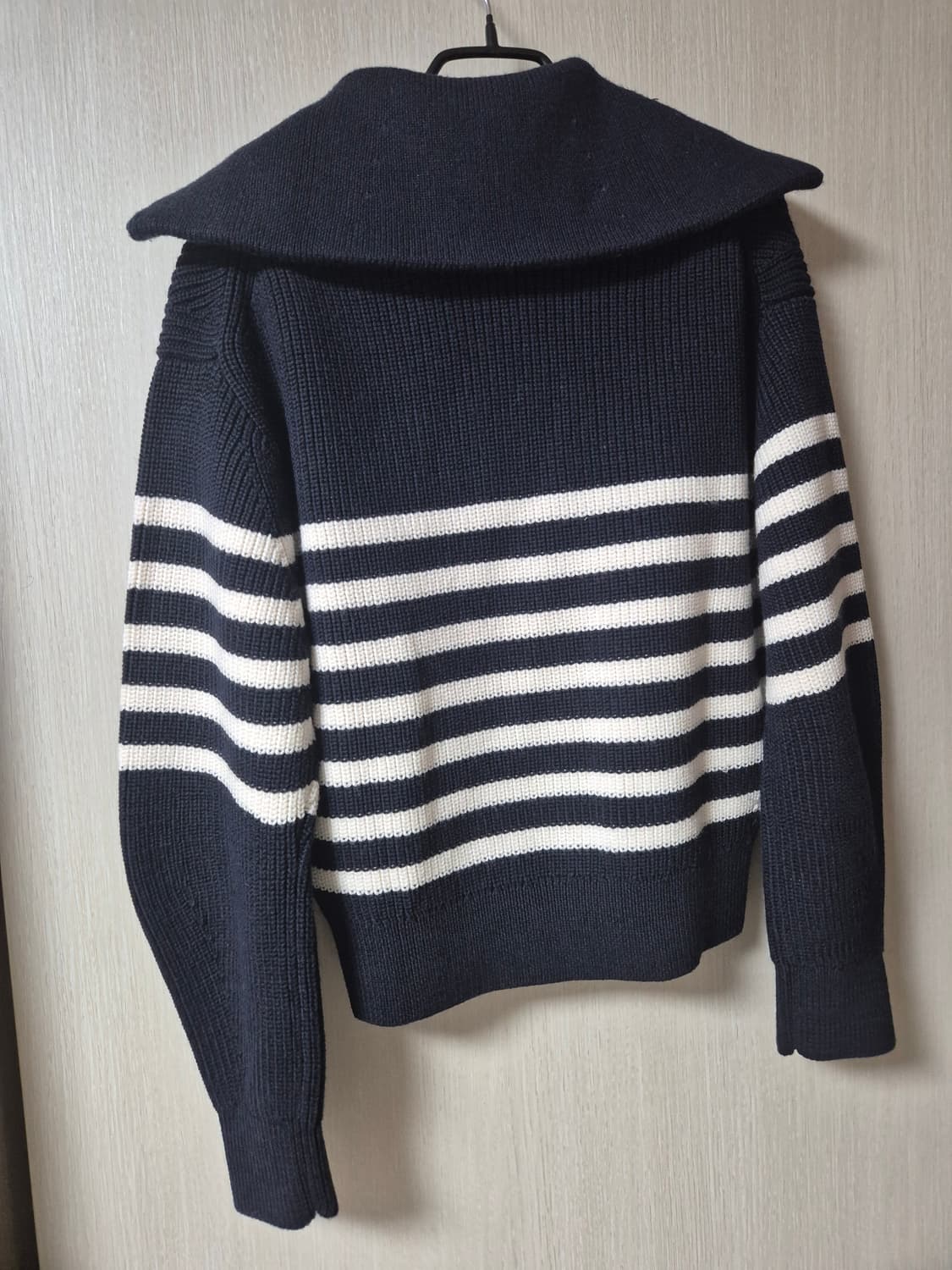 COS 코스 신형  스트라이프 니티드 하프 집업 니트 상품이미지3