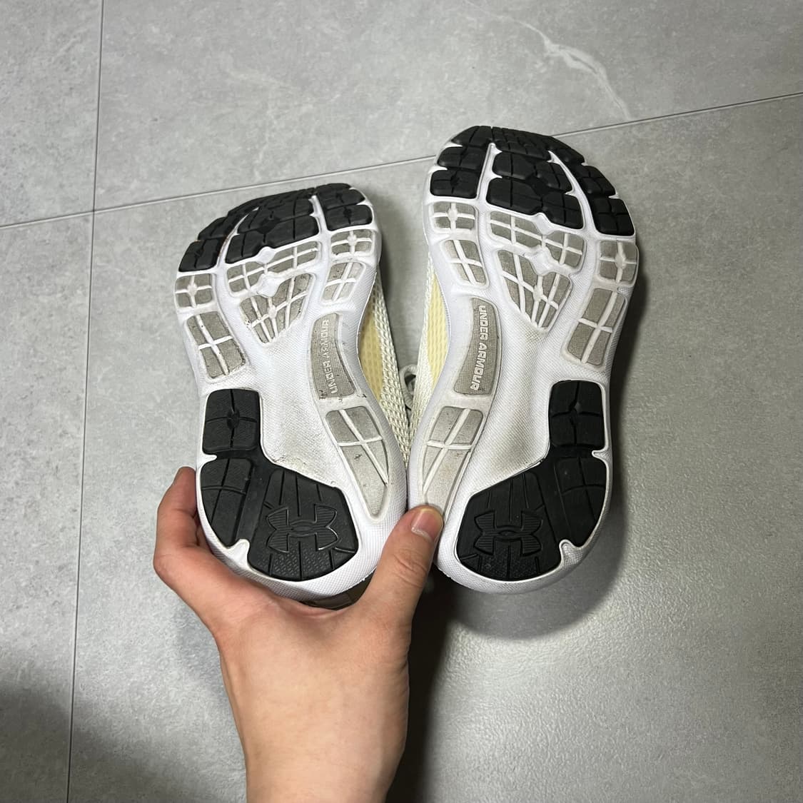 [230] 언더아머 서지3 러닝화 상품이미지4