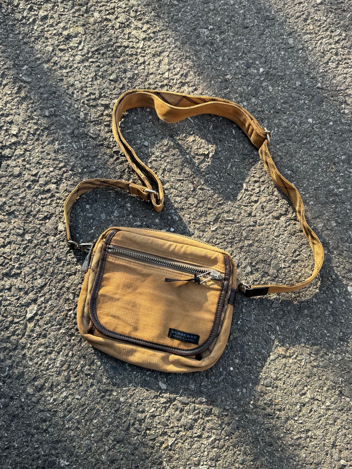 버버리 블루라벨 캔버스 크로스백  상품이미지1