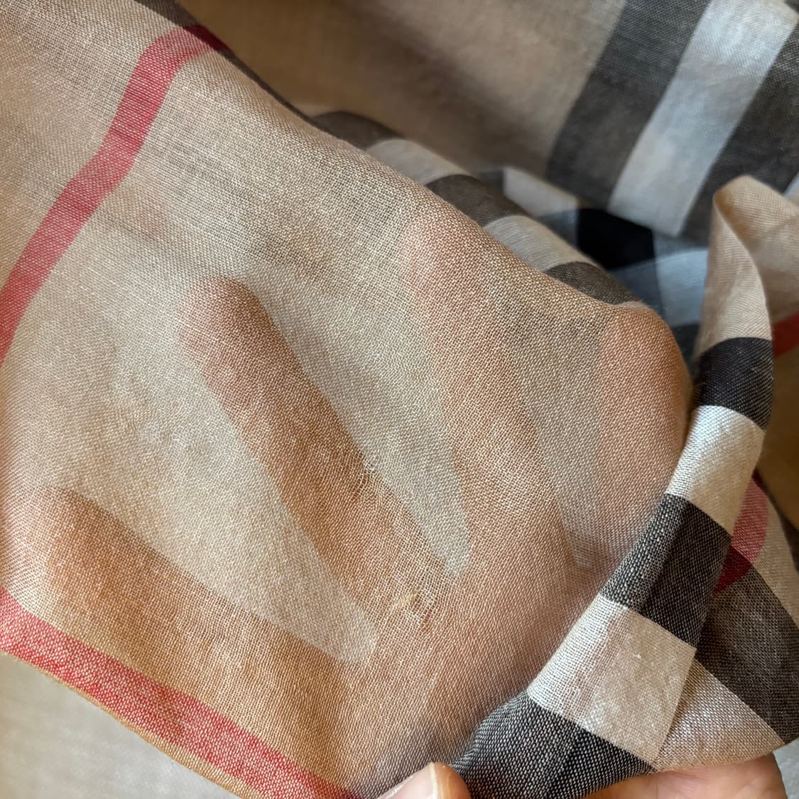 [정품] 버버리 자이언트 체크 울 실크 스카프 8015405/69Q 상품이미지8