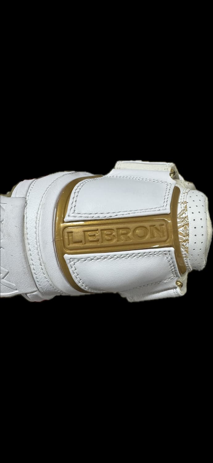 르브론2 메탈릭 골드 앤 화이트 275 상품이미지5