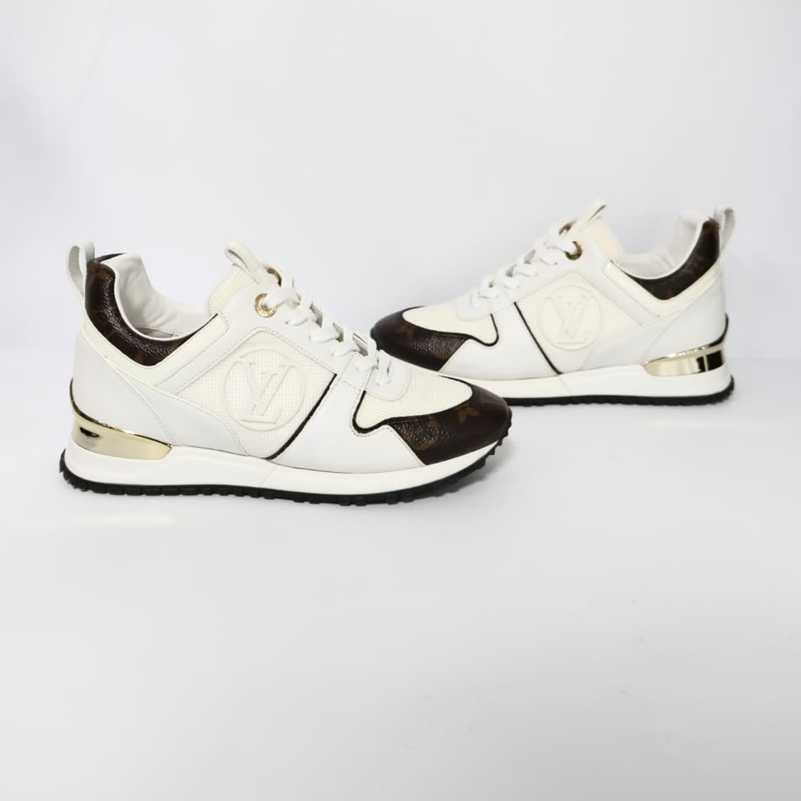 루이비통 LV로고 런어웨이 스니커즈 34.5/220 상품이미지3