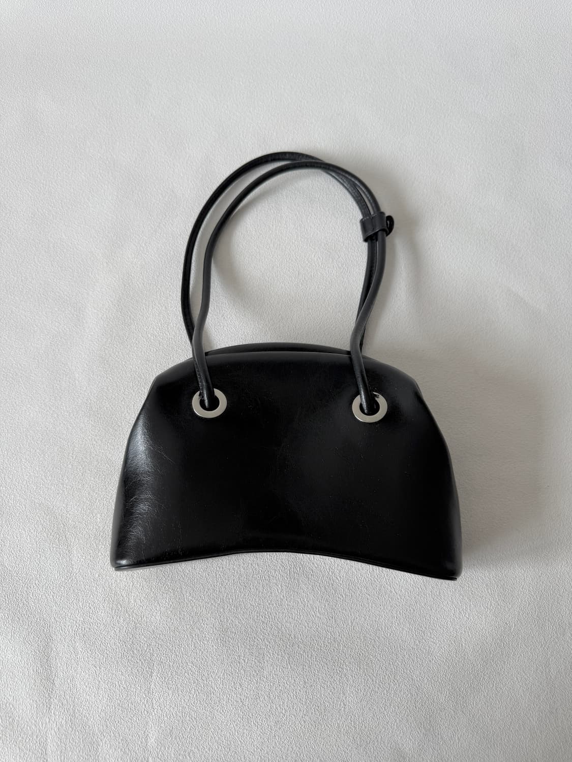 오소이(OSOI) 프레임 숄더백 블랙 상품이미지6