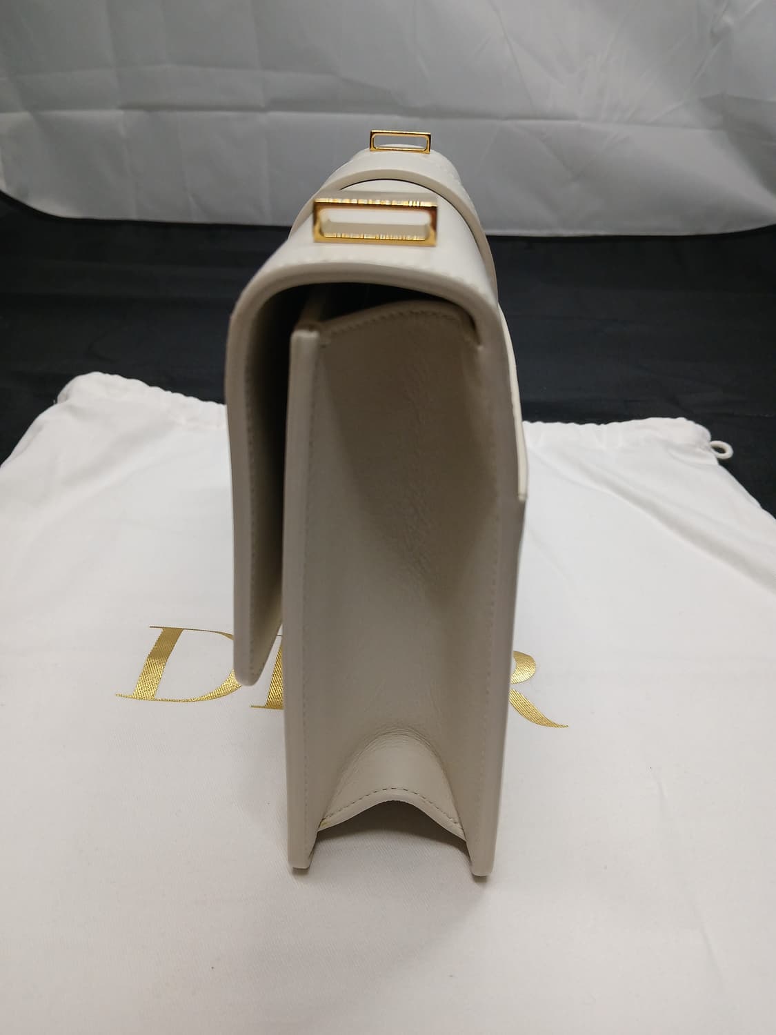 디올 몽테인30 크로스백 미듐 M9203UMOS 상품이미지3