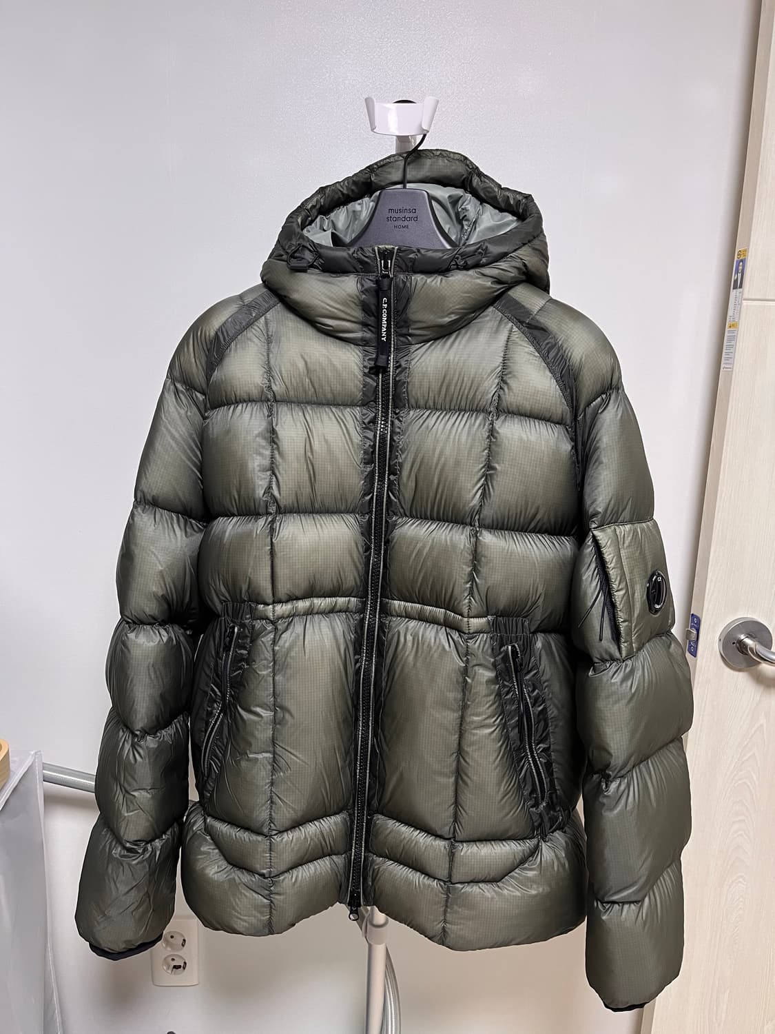 Cp컴퍼니 dd쉘 다운 올리브 54사이즈 상품이미지1