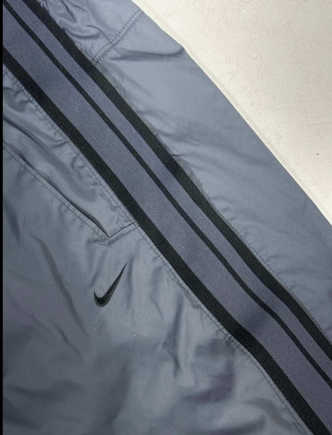 00s 나이키 그레이 새상품 트랙팬츠 블랙 사이드 라인 와이드 팬츠 상품이미지3