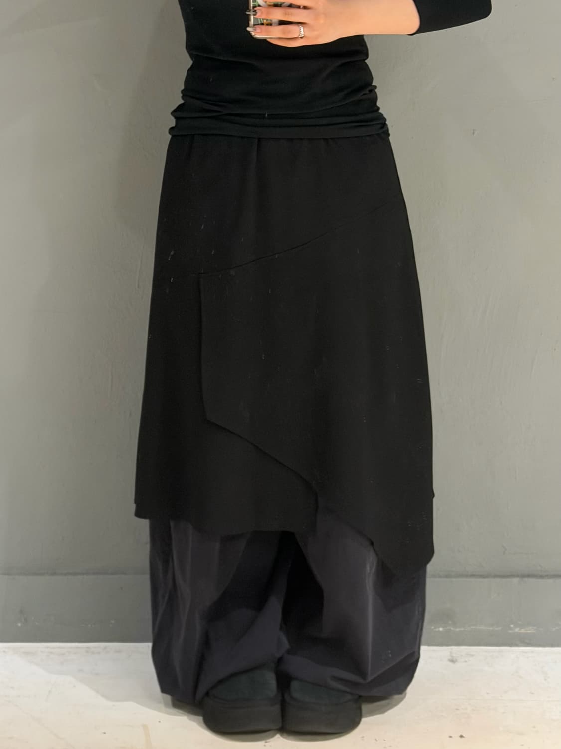 diagonal cutting asymmetric skirt 상품이미지1