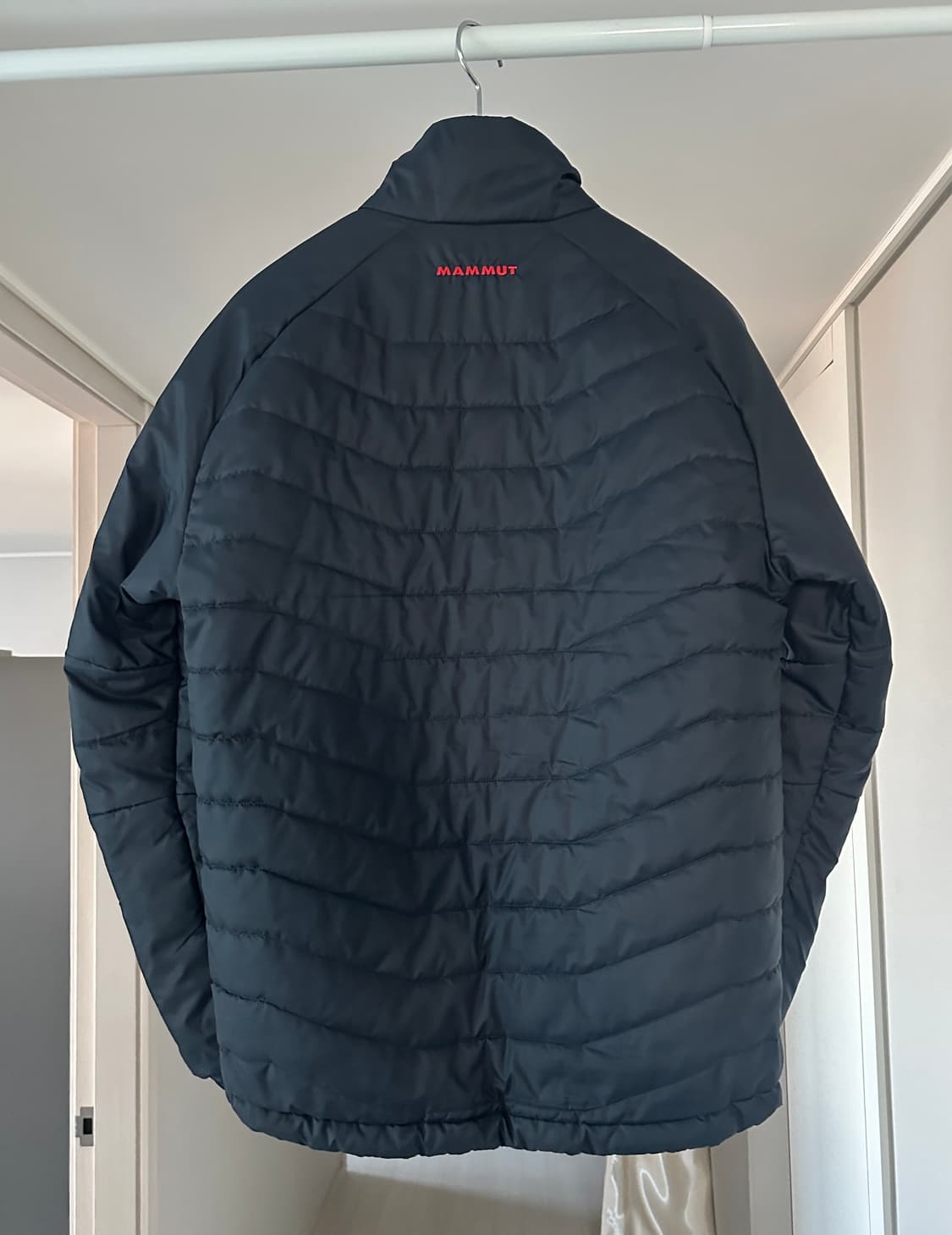 마무트 Mammut 네이비 패딩 자켓 L 상품이미지2