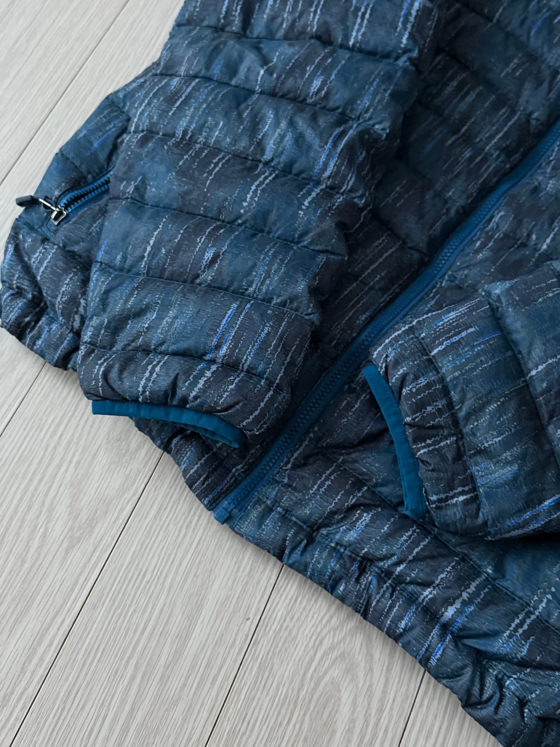 파타고니아 맨즈 경량 패딩 다운 스웨터 상품이미지4