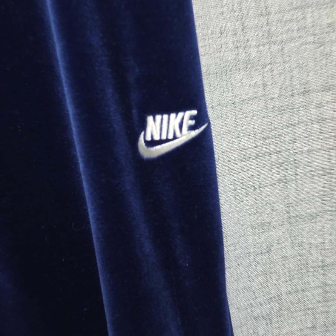 나이키 벨루어 벨벳 트레이닝 조거 팬츠  상품이미지3