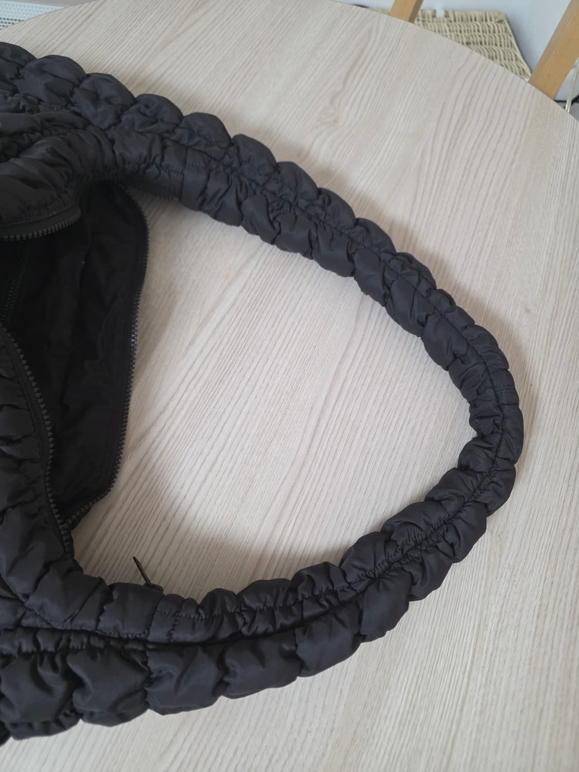 코스 블랙 퀼팅 범백 0916460 0 팝니다. 상품이미지3