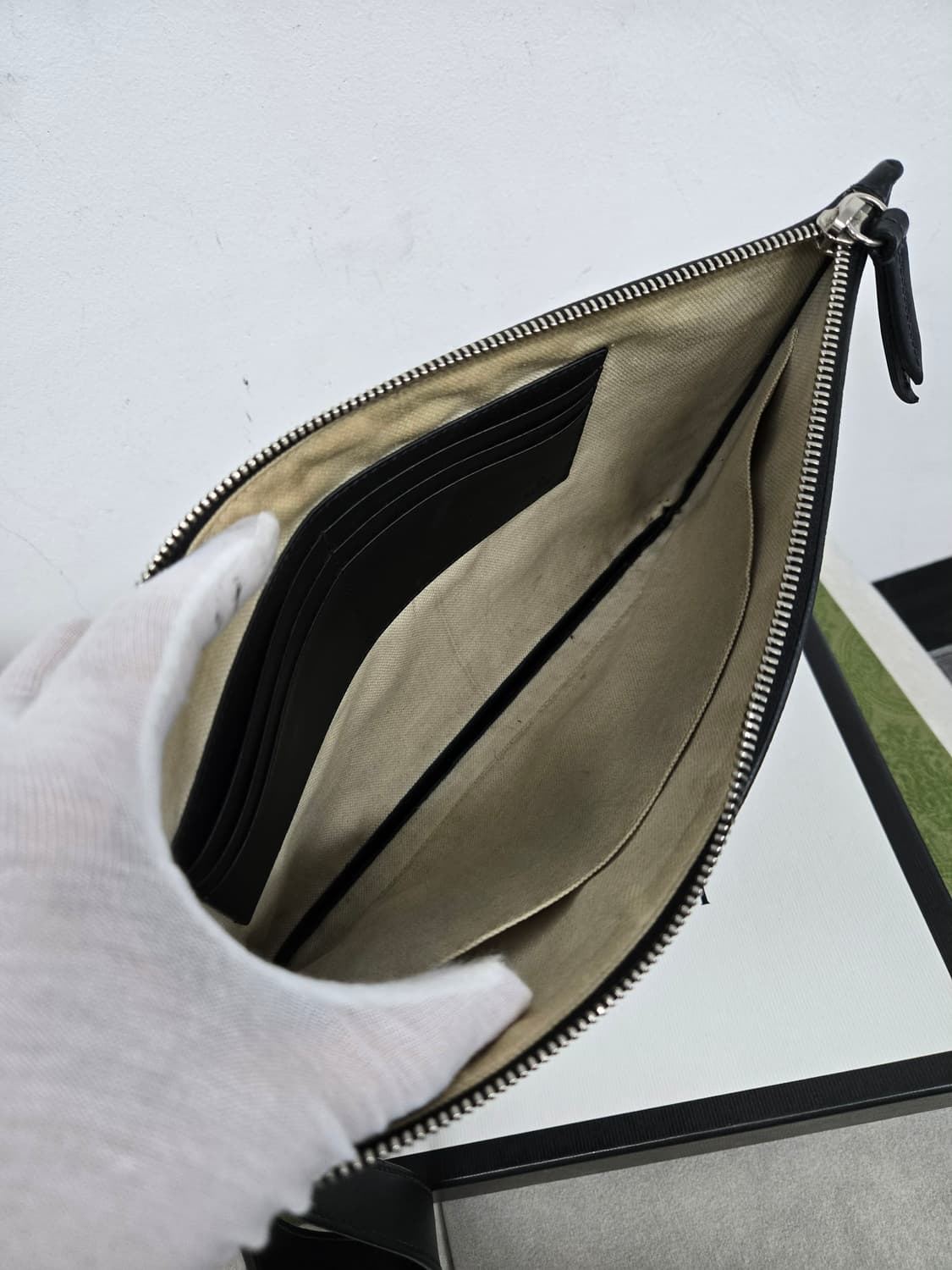 [보증서 정품] 구찌 킹스네이크 클러치백 상품이미지1