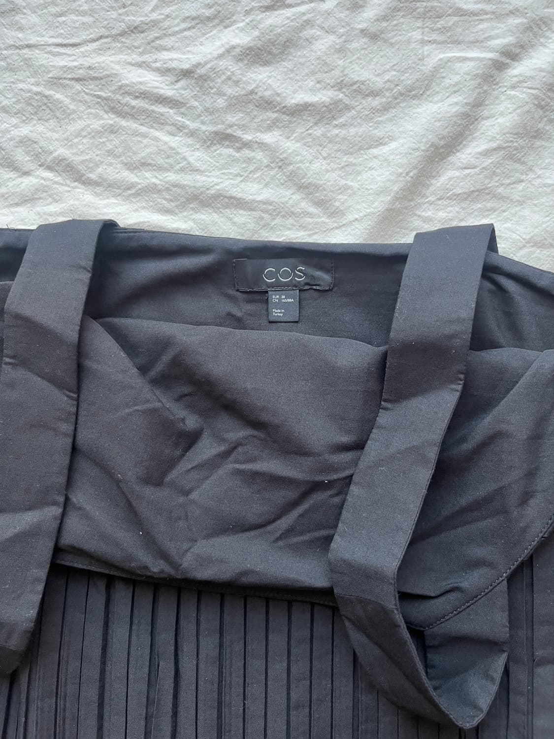 Cos 코스 플리츠 블랙 원피스 상품이미지6