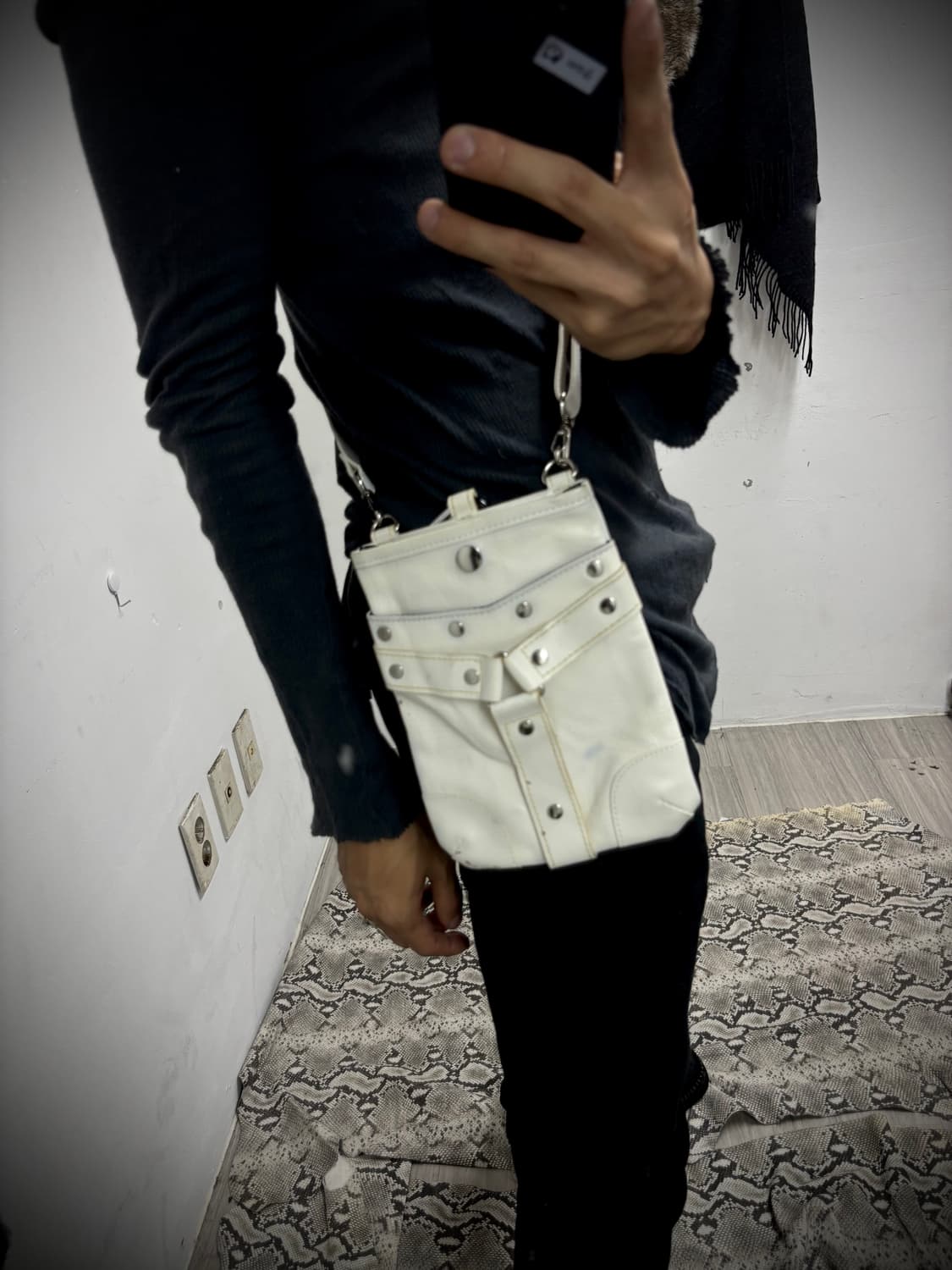 “OLCI” Buckle Detail White Bag  상품이미지7