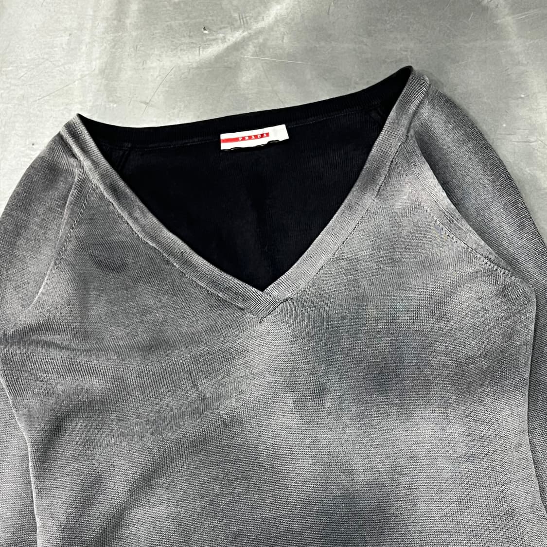  프라다 브이넥 니트 +명품감정서 y15707 상품이미지3