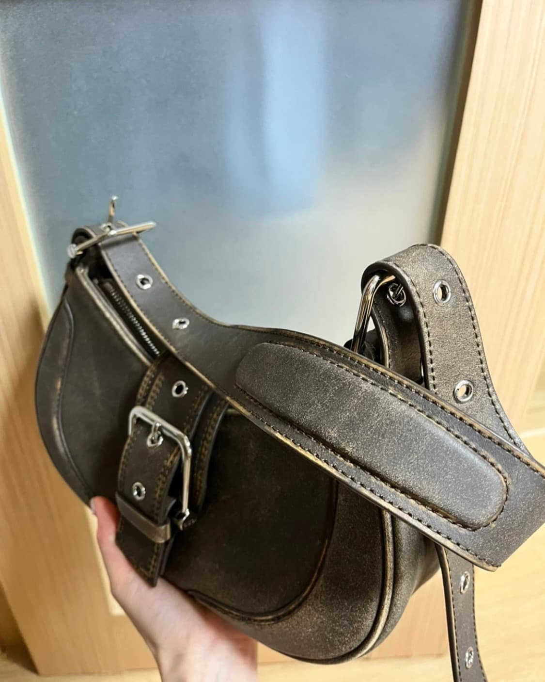 오소이 호보 브로클 숄더백 빈티지 브라운 상품이미지4