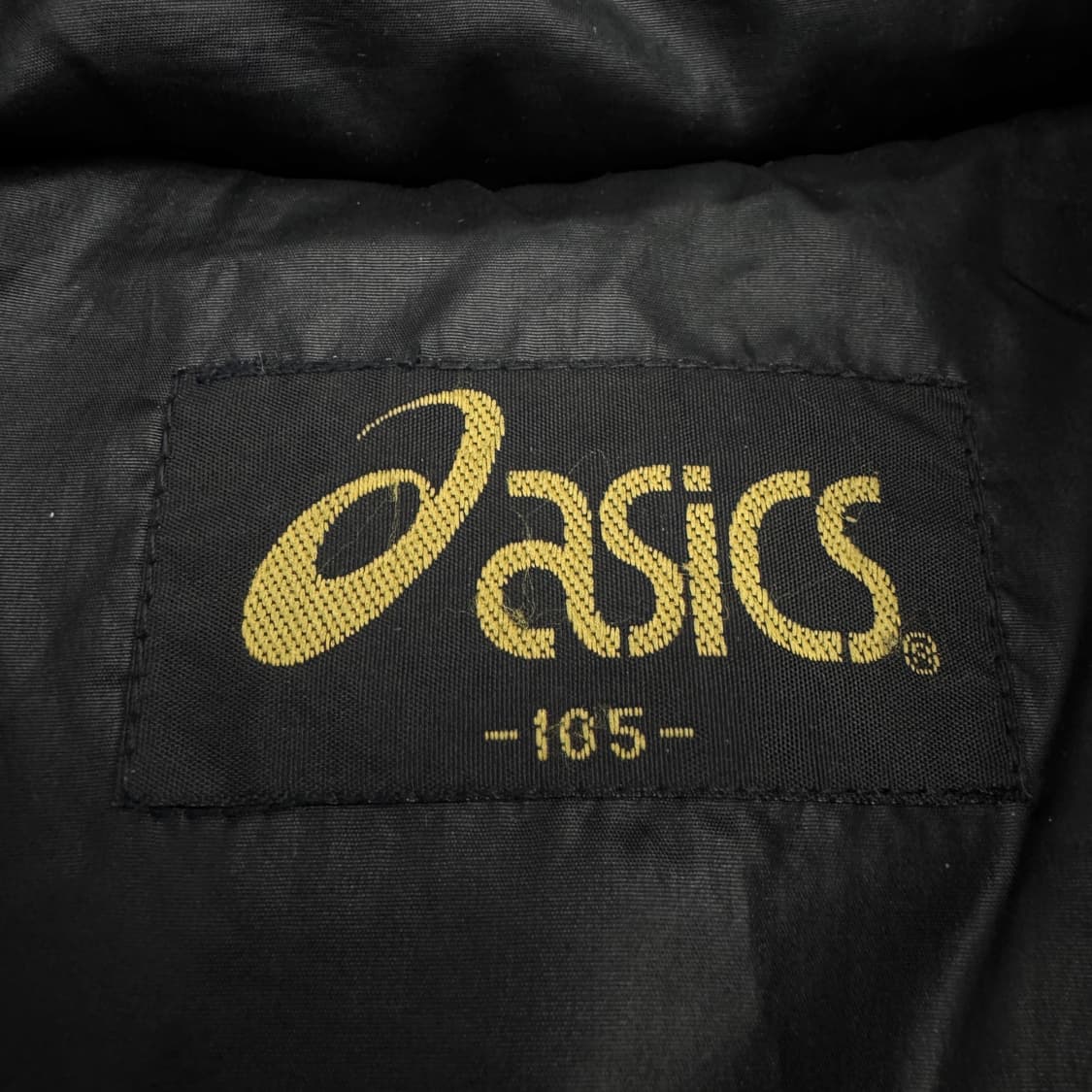 아식스 90s 스포츠 올드스쿨 유광 패딩 상품이미지4