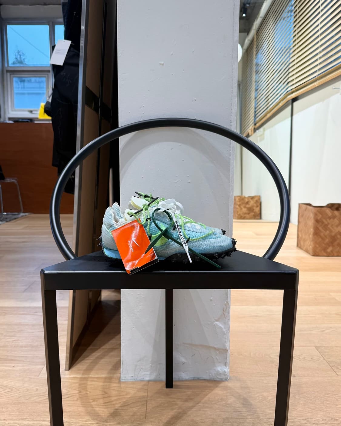 오프화이트 x 나이키 블루 와플 레이서 스니커즈  상품이미지7