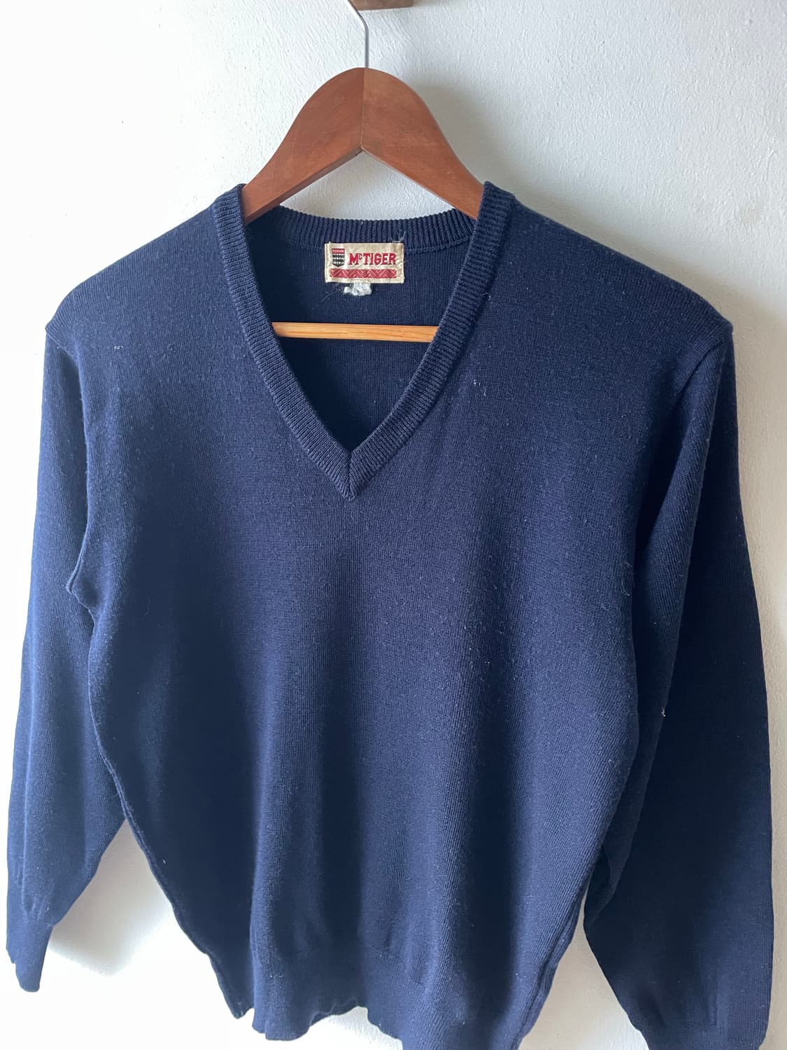 70-80's Vintage Mctiger V-Neck Sweater 상품이미지3