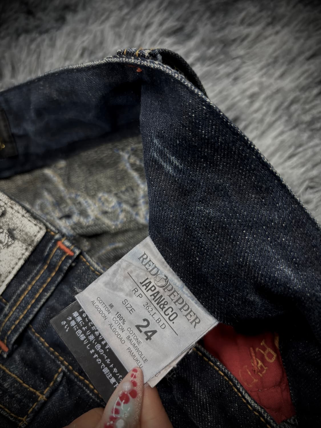 Red Pepper 스크립트 자수 워싱 부츠컷 데님팬츠 상품이미지8