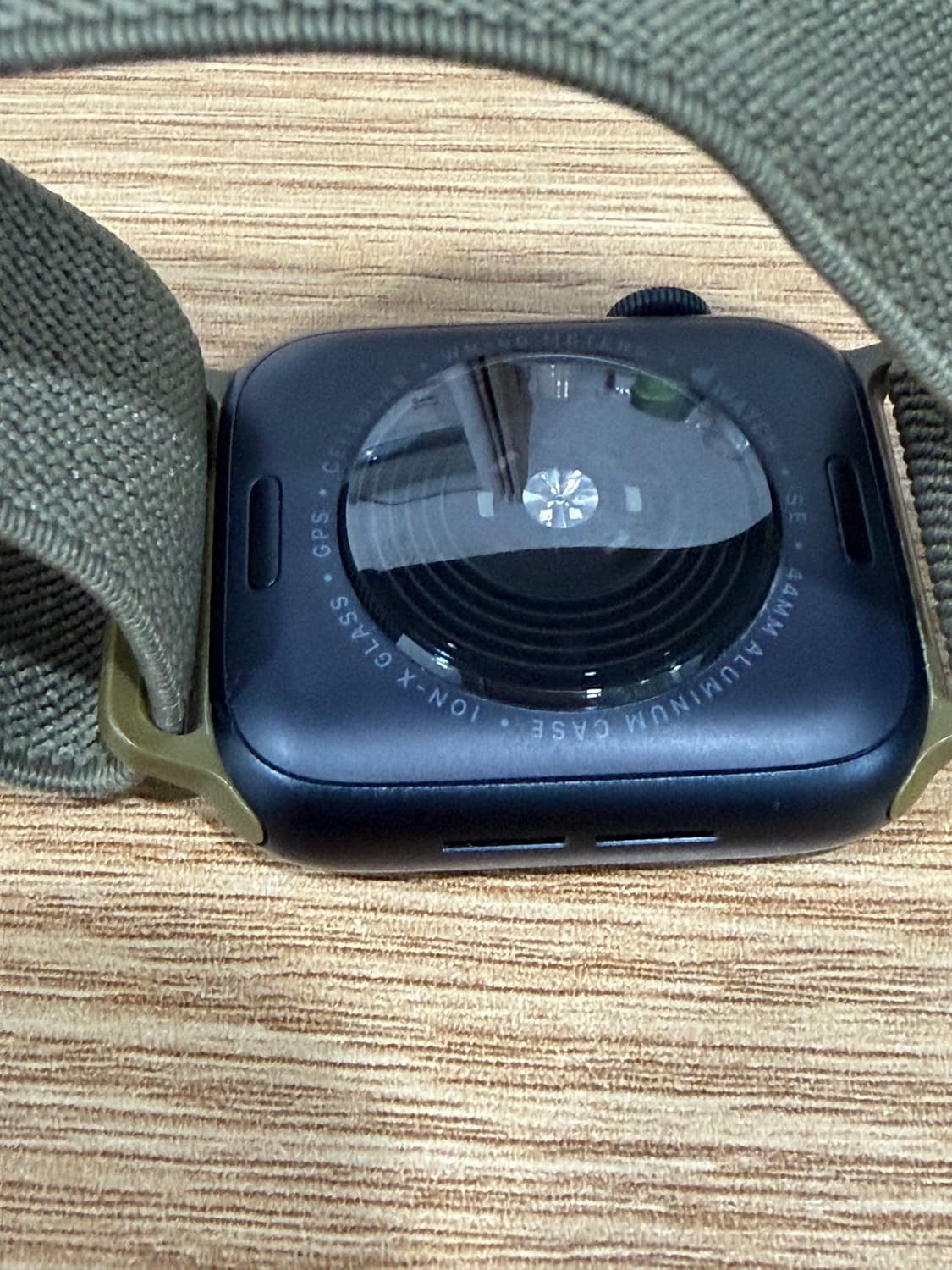 애플워치 SE3 44mm GPS+셀룰러 스페이스그레이  상품이미지3