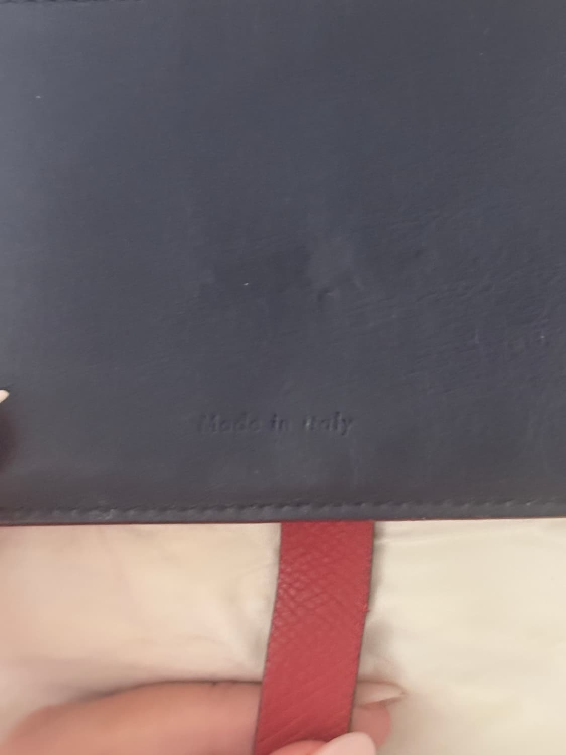 셀린느 바이컬러 스트랩 카프스킨 미디엄 중지갑 상품이미지4