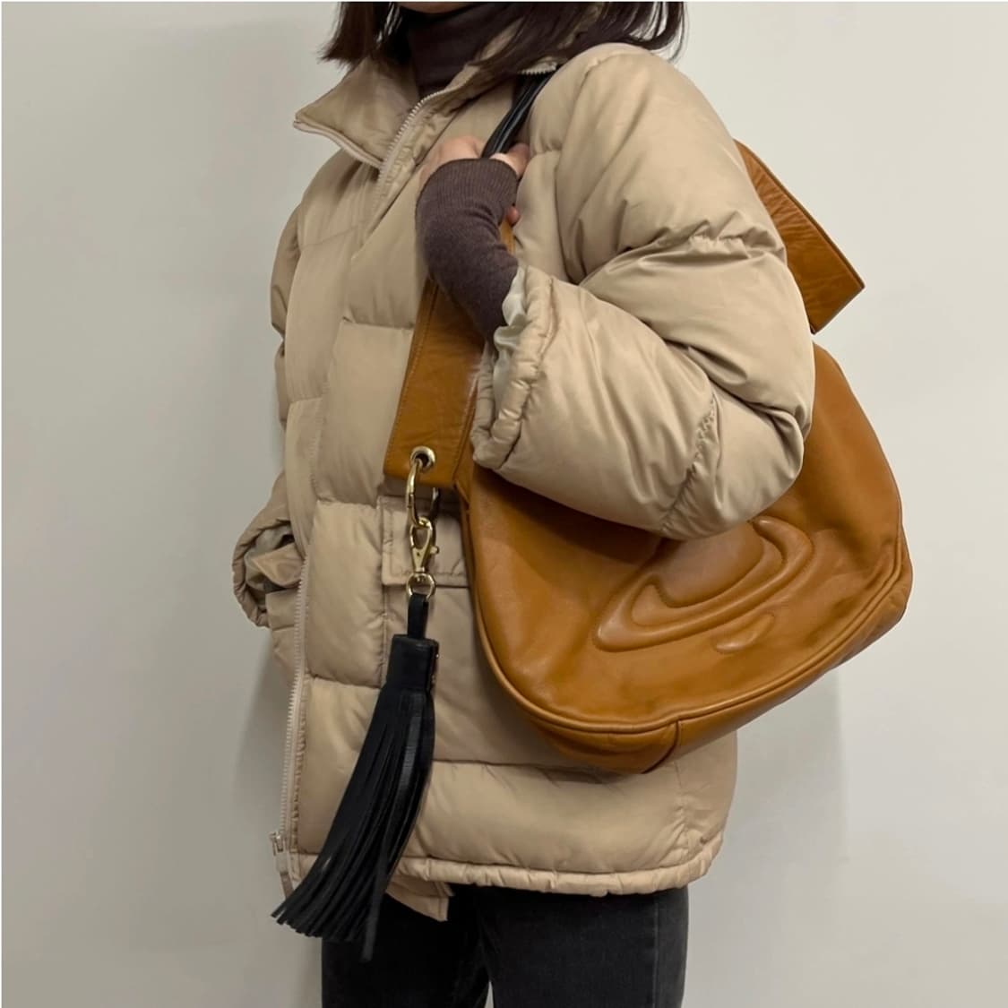 비비안 웨스트우드 보포드 레더 호보백 상품이미지10