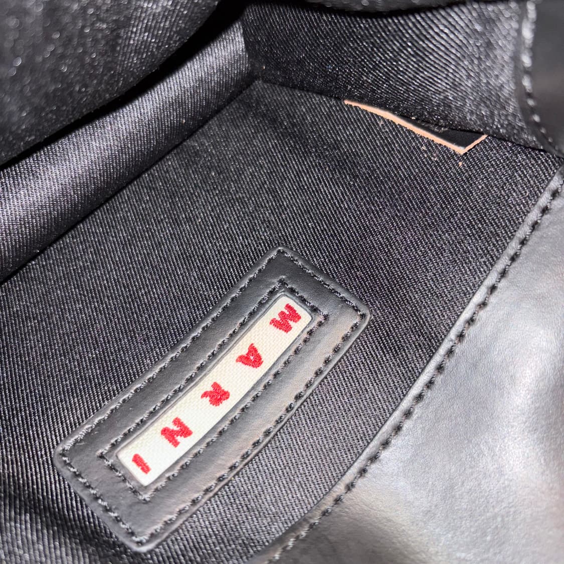 마르니 아코디언백 블랙 가죽 크로스백/숄더백 상품이미지5