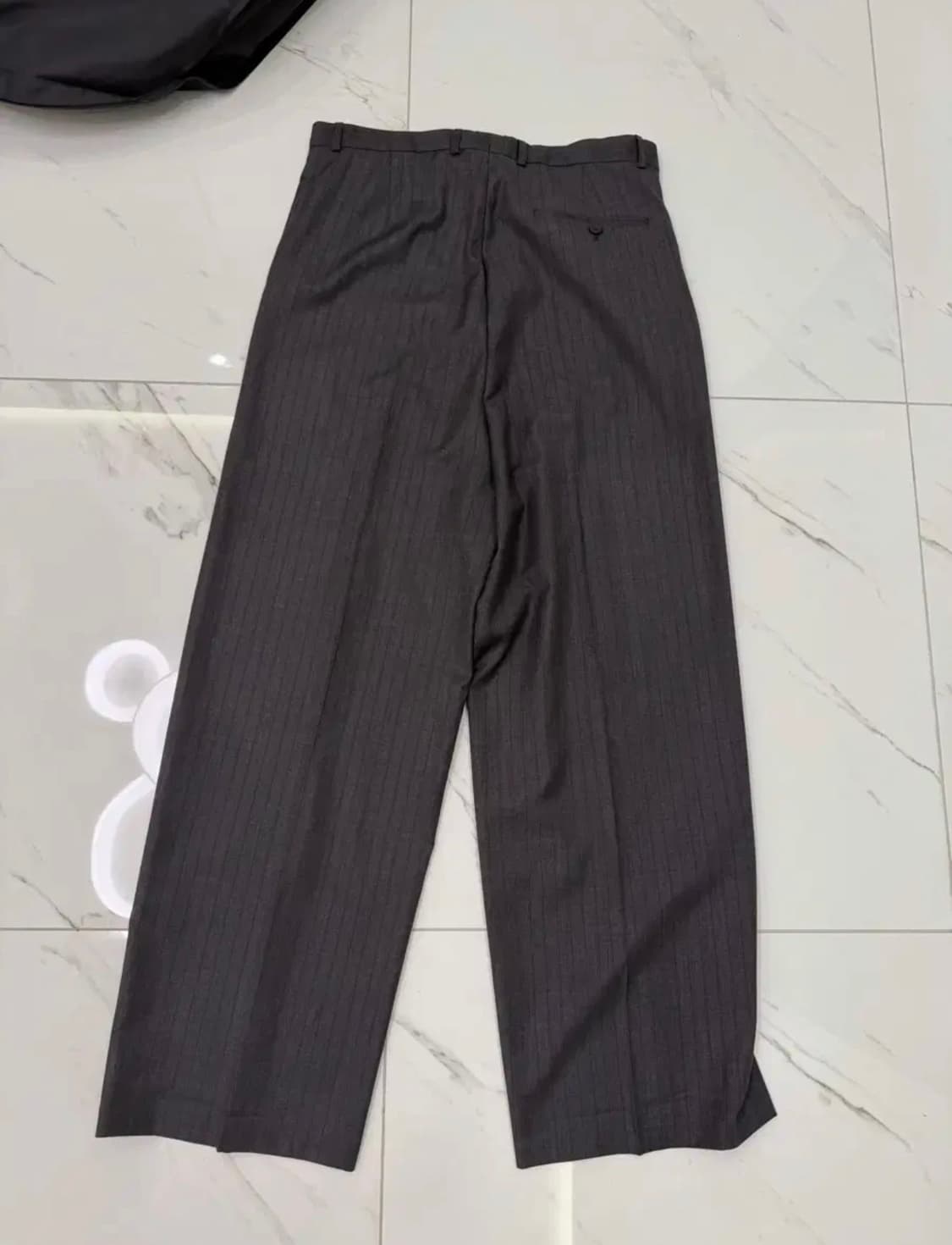 발렌시아가 캐피탈 비 스트라이프 오버사이즈 더블 블레이져 +팬츠셋업 상품이미지7