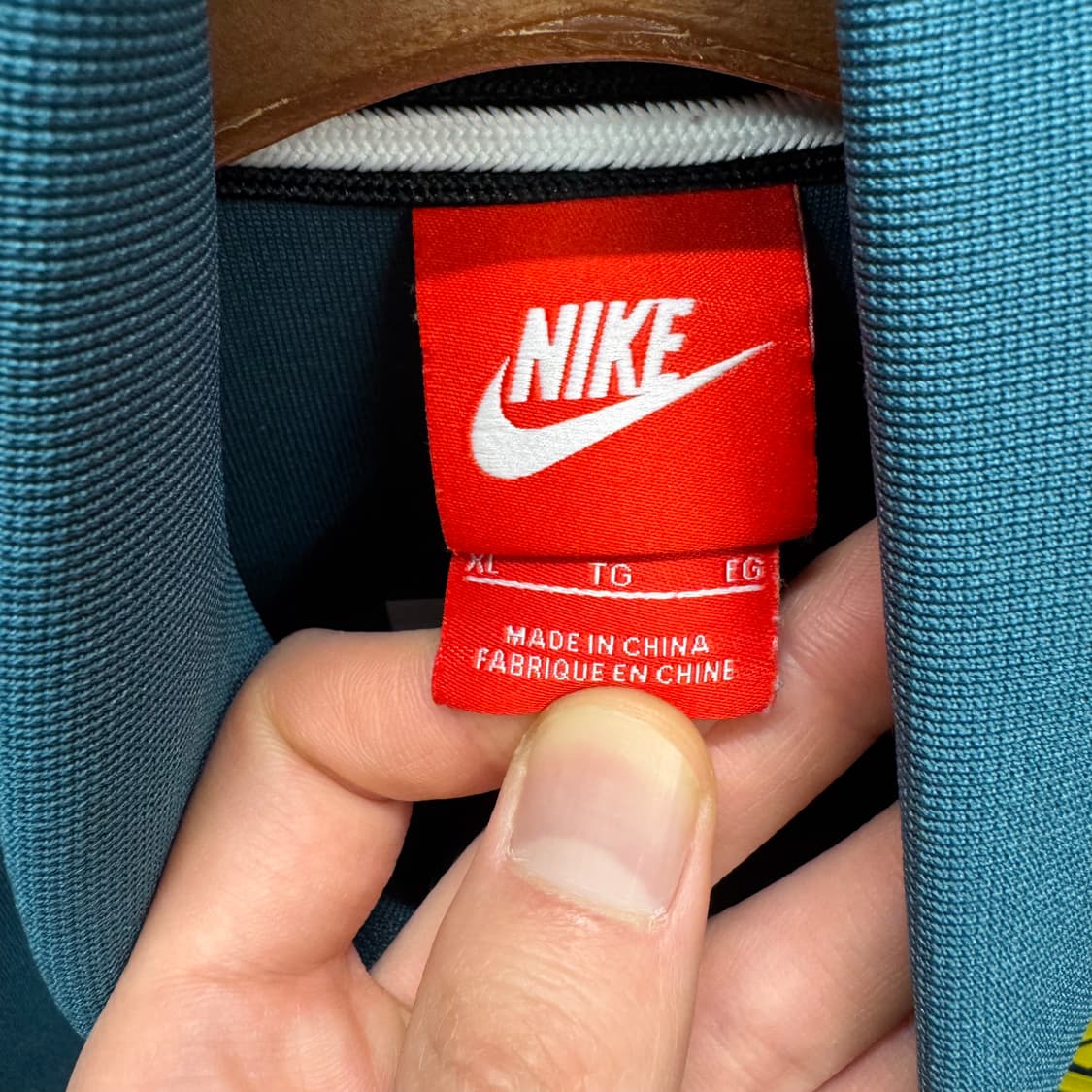 나이키 트리뷰트 트랙자켓 전면 로고 포인트 청록 옐로 상품이미지7