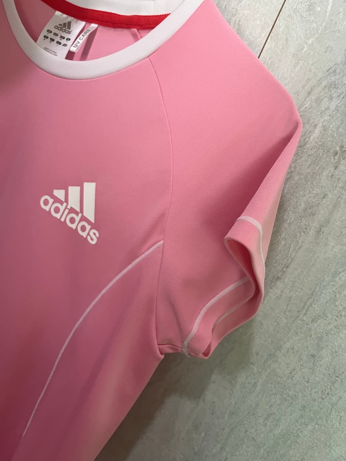 아디다스 딱붙핏 반팔 연핑크 딸기우유색 상품이미지4
