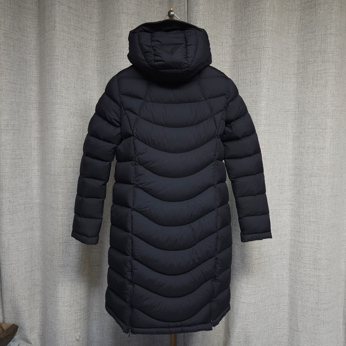 95 ) 잭울프스킨 여성 필파워 800 거위털 블랙 롱패딩 상품이미지7