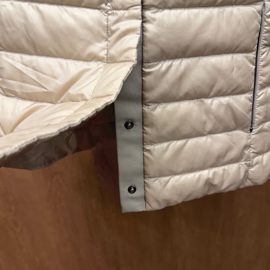 막스마라 위켄드 경량 다운 패딩 자켓 퀄팅 패턴 디테일 라이트 베이지  상품이미지6